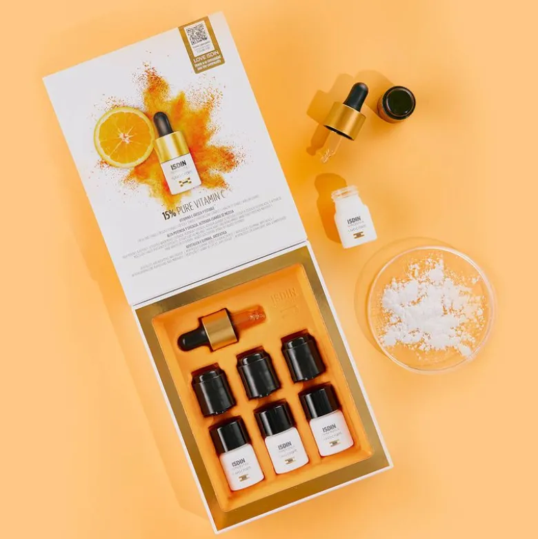 Flavo-C Forte è un potente siero viso intensivo con il 15% di vitamina C pura e fresca che rivitalizza, illumina e aiuta a ridurre i segni di affaticamento della pelle.