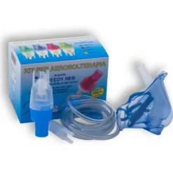 Kit completo per aerosolDispositivo medico CE, classe IIa. Kit completo per aerosolterapia. KIT di ricambio per macchine aerosol ad aria compressa comprensivo di: – nebulizzatore – tubo di raccordo easy grip – boccaglio – erogatore nasale non invasivo – mascherina adulta e pediatrica con elastici. Utilizzabile con tutti i sistemi per areosolterapia ad aria compressa, non compatibile con sistemi ad ultrasuoni.