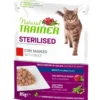 Natural Trainer Gatto Sterilised Adult con Manzo Bocconcini In Salsa 85g