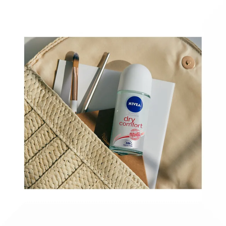 Nivea Dry Comfort Deodorante Roll on Antitraspirante 72h Con Formula Dual Active 50ml