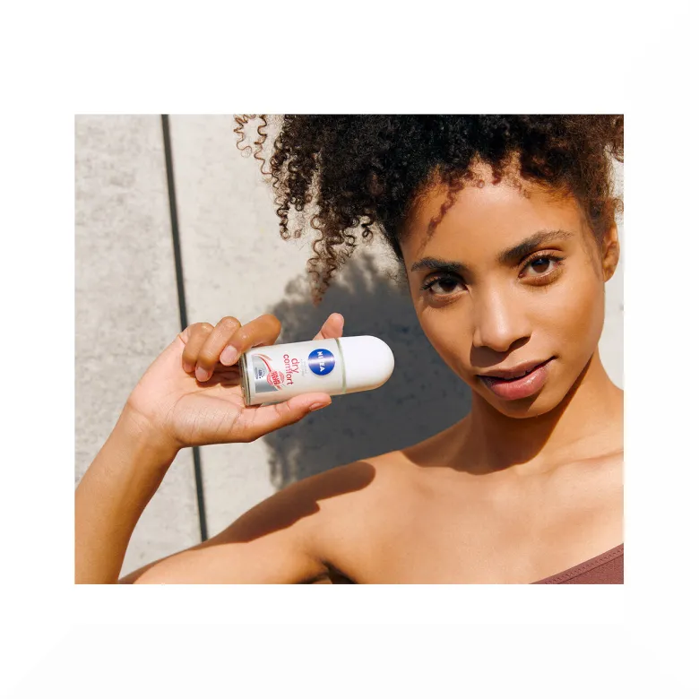 Nivea Dry Comfort Deodorante Roll on Antitraspirante 72h Con Formula Dual Active 50ml