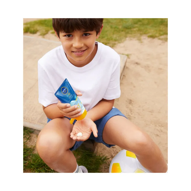 Nivea Sun Latte Solare Kids Ultra Protect & Play Fp50+ Crema Solare Bambini Waterproof 150ml