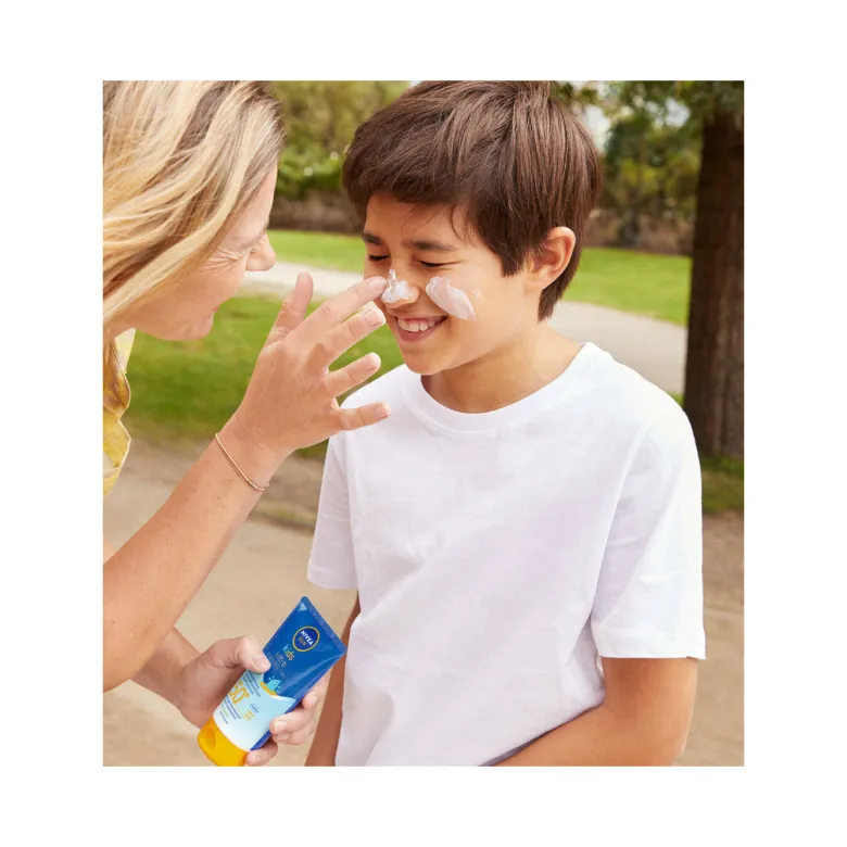Nivea Sun Latte Solare Kids Ultra Protect & Play Fp50+ Crema Solare Bambini Waterproof 150ml